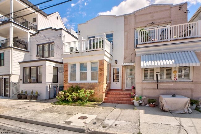 Primary Photo - 135 N Newport Ave