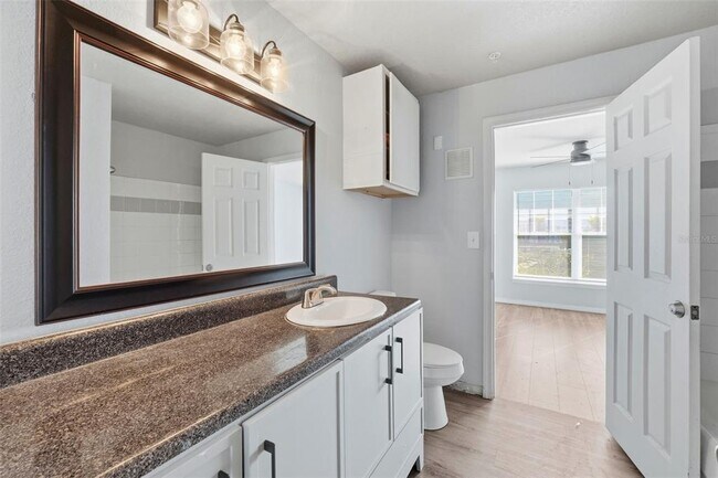 Building Photo - 3702 Palm Desert Ln