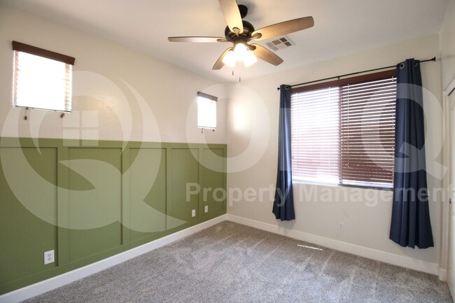 Building Photo - 19350 E Carriage Way