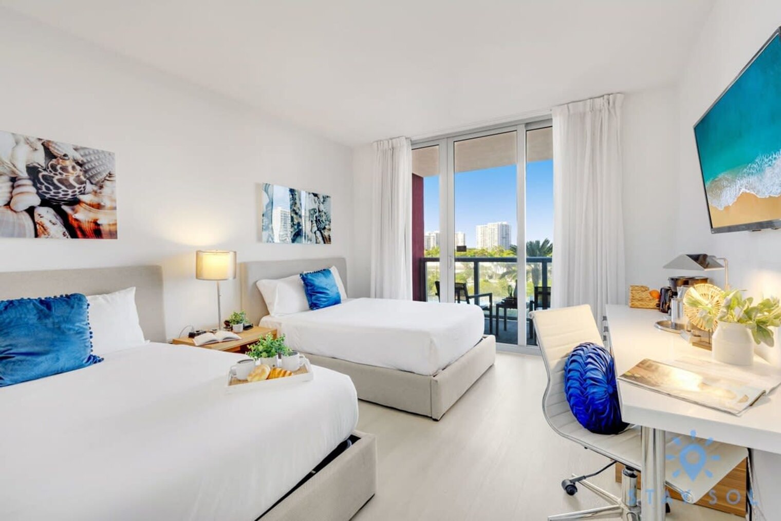 Building Photo - 2602 E Hallandale Beach Blvd