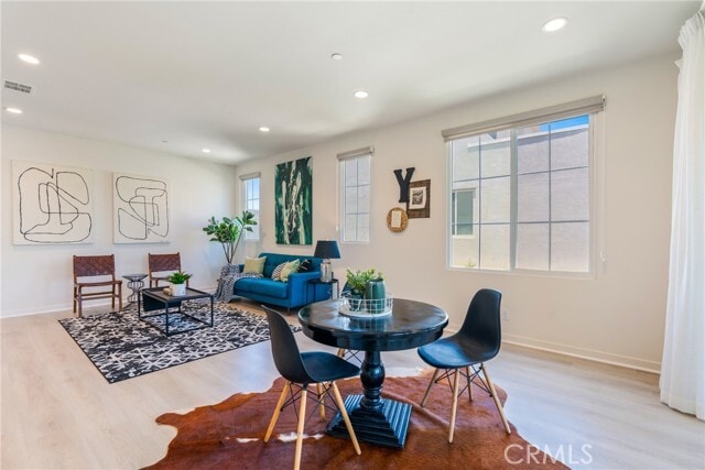 Building Photo - 747 Beacon