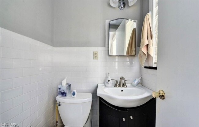 Building Photo - 3932 Meadowbrook Blvd