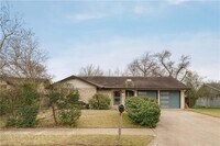 Building Photo - 2515 Berkett Dr