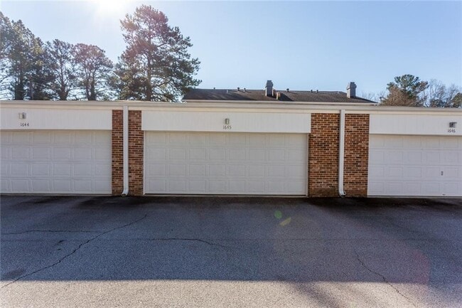 Building Photo - 1645 Executive Park Ln NE