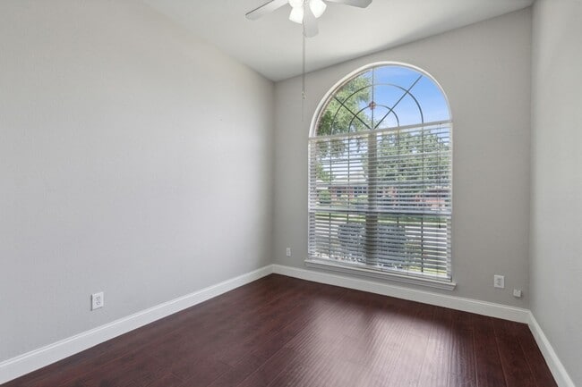 Building Photo - 8002 Wilmington Dr