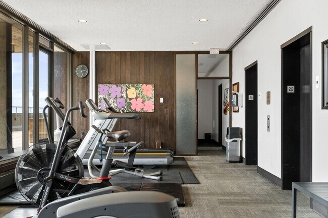 Building Photo - 19 S 1st St