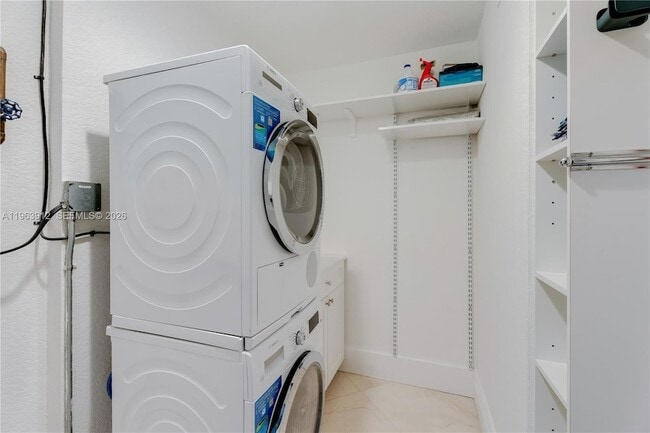 Building Photo - 7044 NW 115th Ct