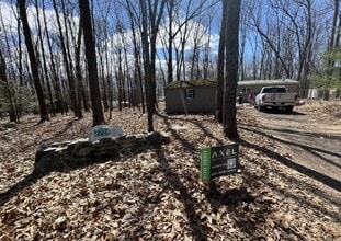 Building Photo - NEWLY RENOVATED HOME IN East Stroudsburg!