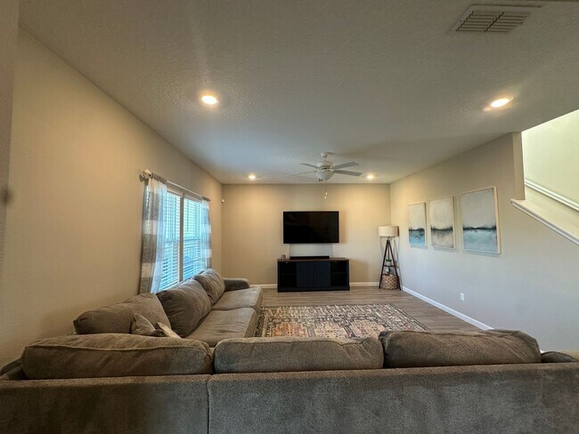 Building Photo - Spacious Home in Growing Area of St Johns County