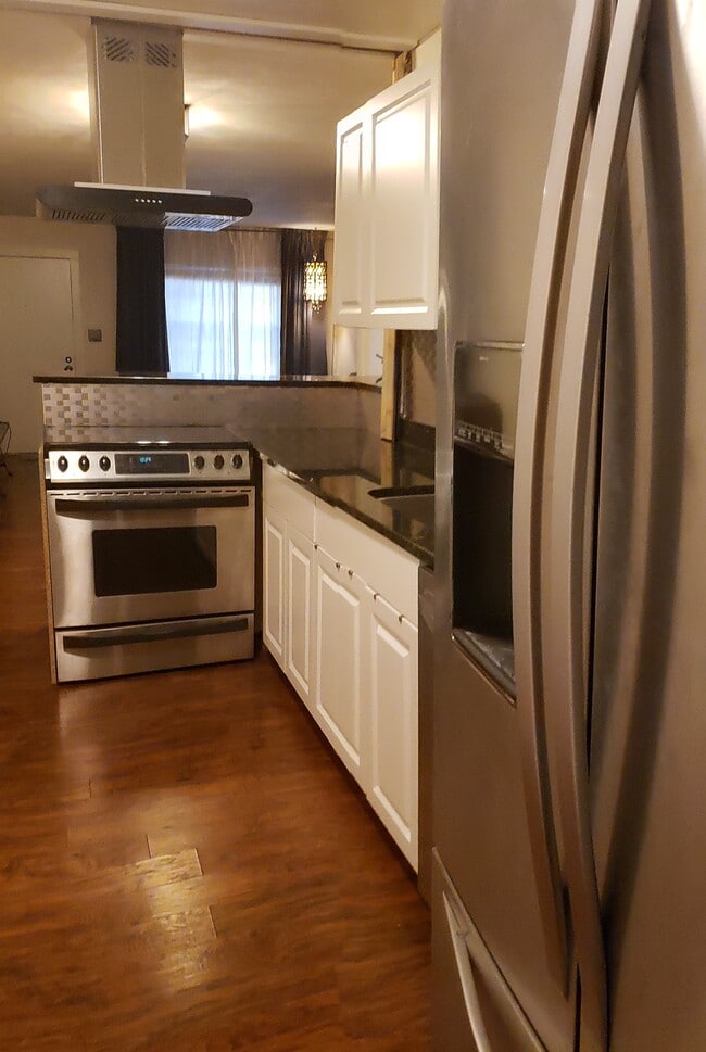 Building Photo - 3824 Duplex B