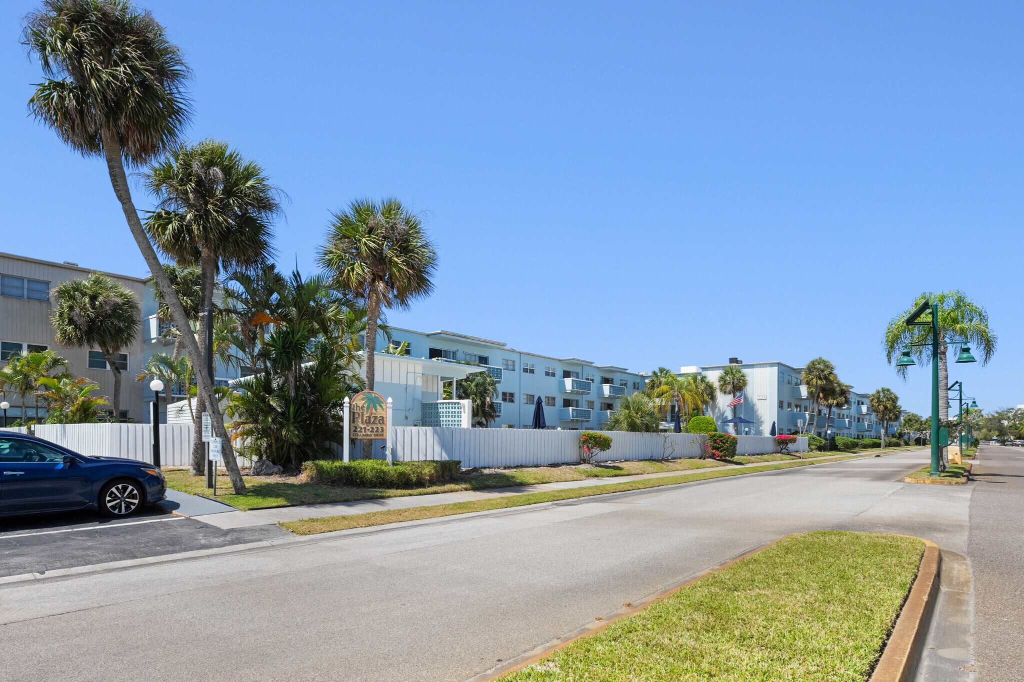 Building Photo - 223 Columbia Dr