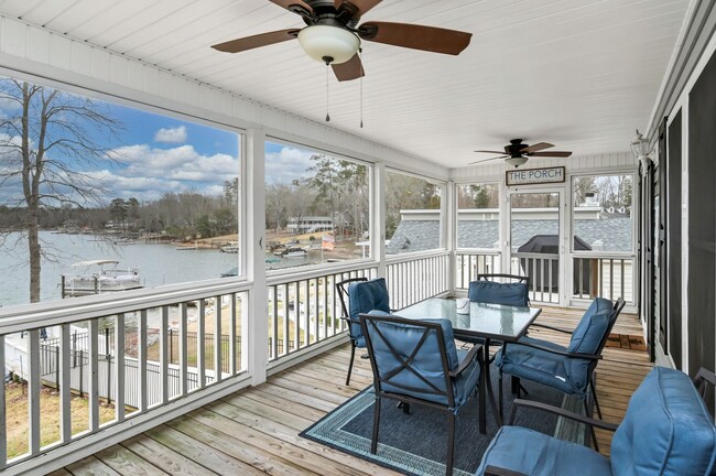 Building Photo - Fully Furnished Mid Term Lease