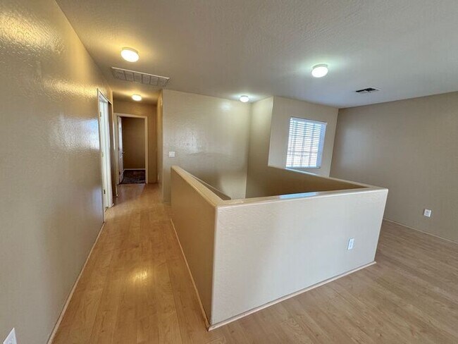 Building Photo - GREAT 4BEDROOM/3BATH HOME WITH ALL THAT YO...