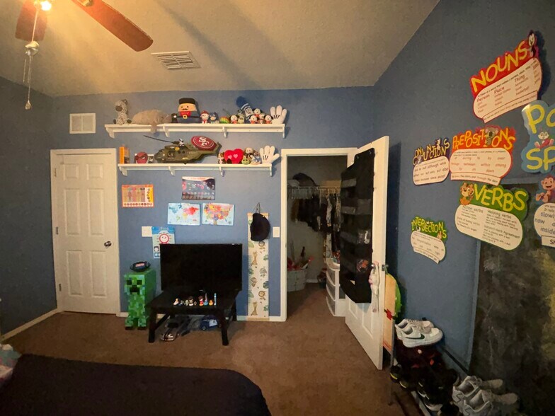 Building Photo - 687 Petal Mist Ln