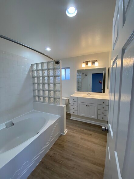 Building Photo - 202 David Dr