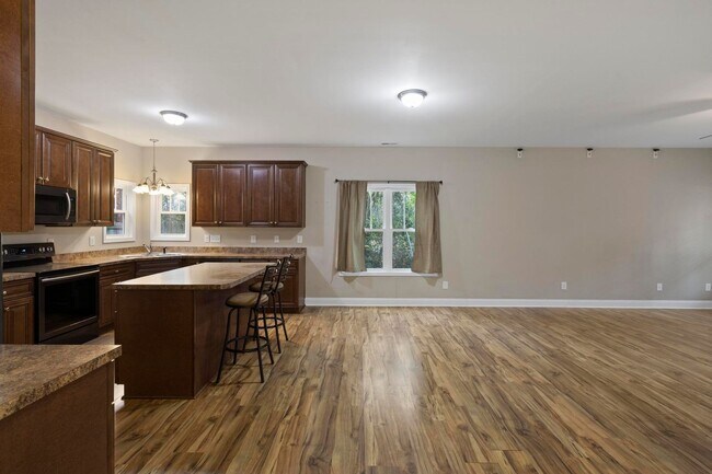 Building Photo - Beautiful 3-bedroom, 2.5-bathroom home available for lease in Hampstead