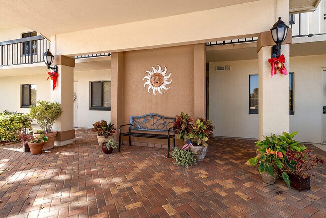 Building Photo - 701 Seafarer Cir