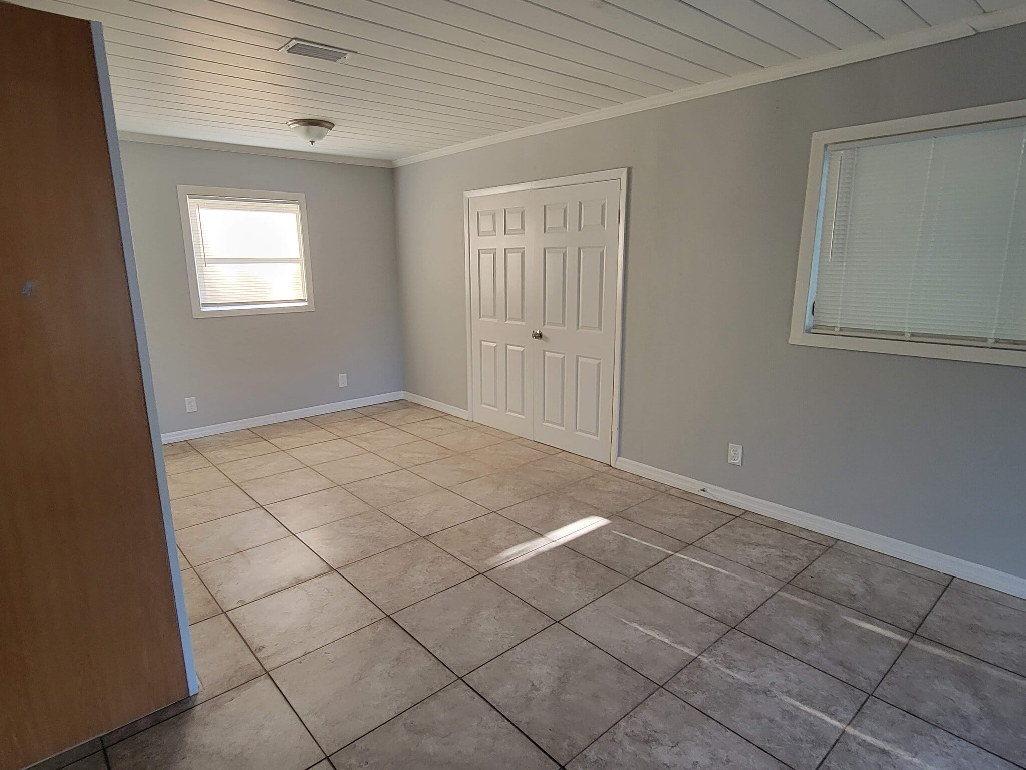 Building Photo - 4896 35th Ave