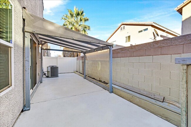 Building Photo - 3 Bedroom Home with Gorgeous Kitchen.