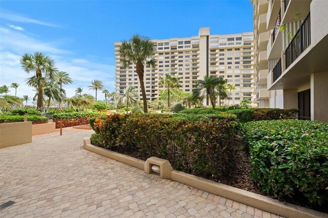 Building Photo - 5100 N Ocean Blvd