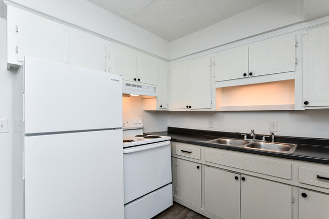 Kitchen - Vista West I (Westgate)