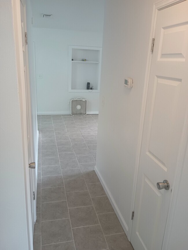 Building Photo - 1239 Morgan Dr