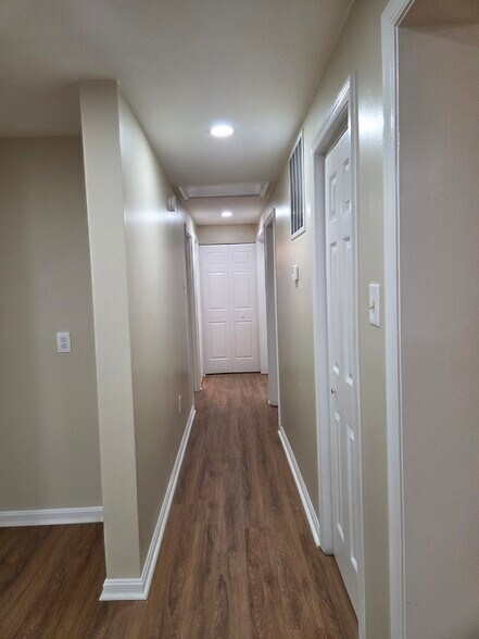 Building Photo - 4239 Glenn Dale Rd