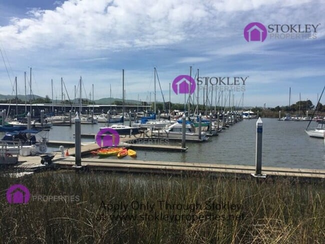 Building Photo - 515 C St