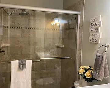 Building Photo - Fully Furnished Clearwater Pool Home | Utilities Included