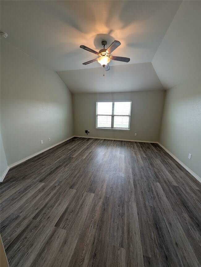 Building Photo - 18918 Bluestone Hollow Ln