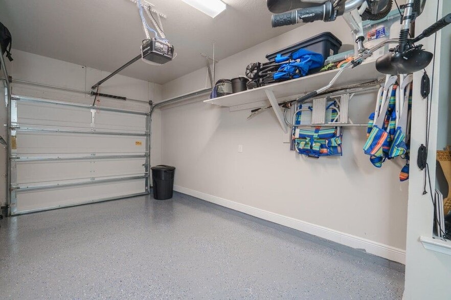 Building Photo - 90 Crossing Ln