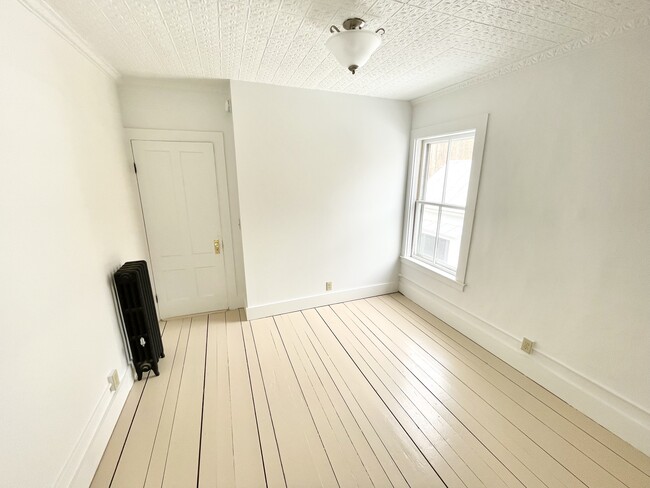 Building Photo - 50 High St