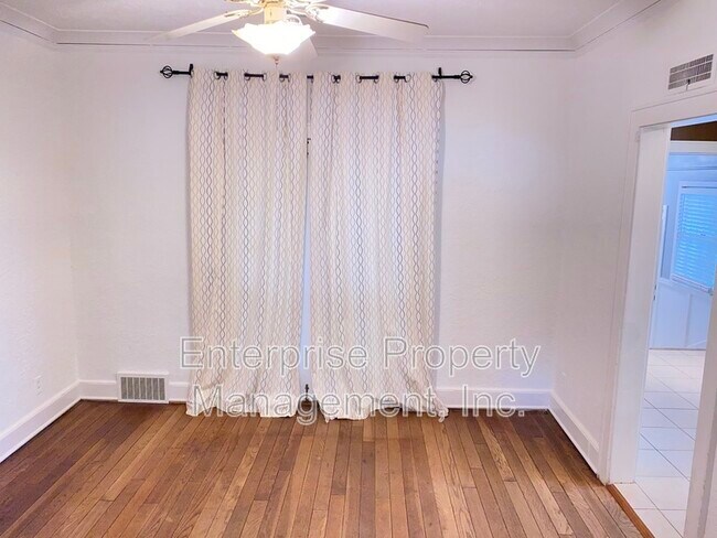 Building Photo - 451 S Reese St