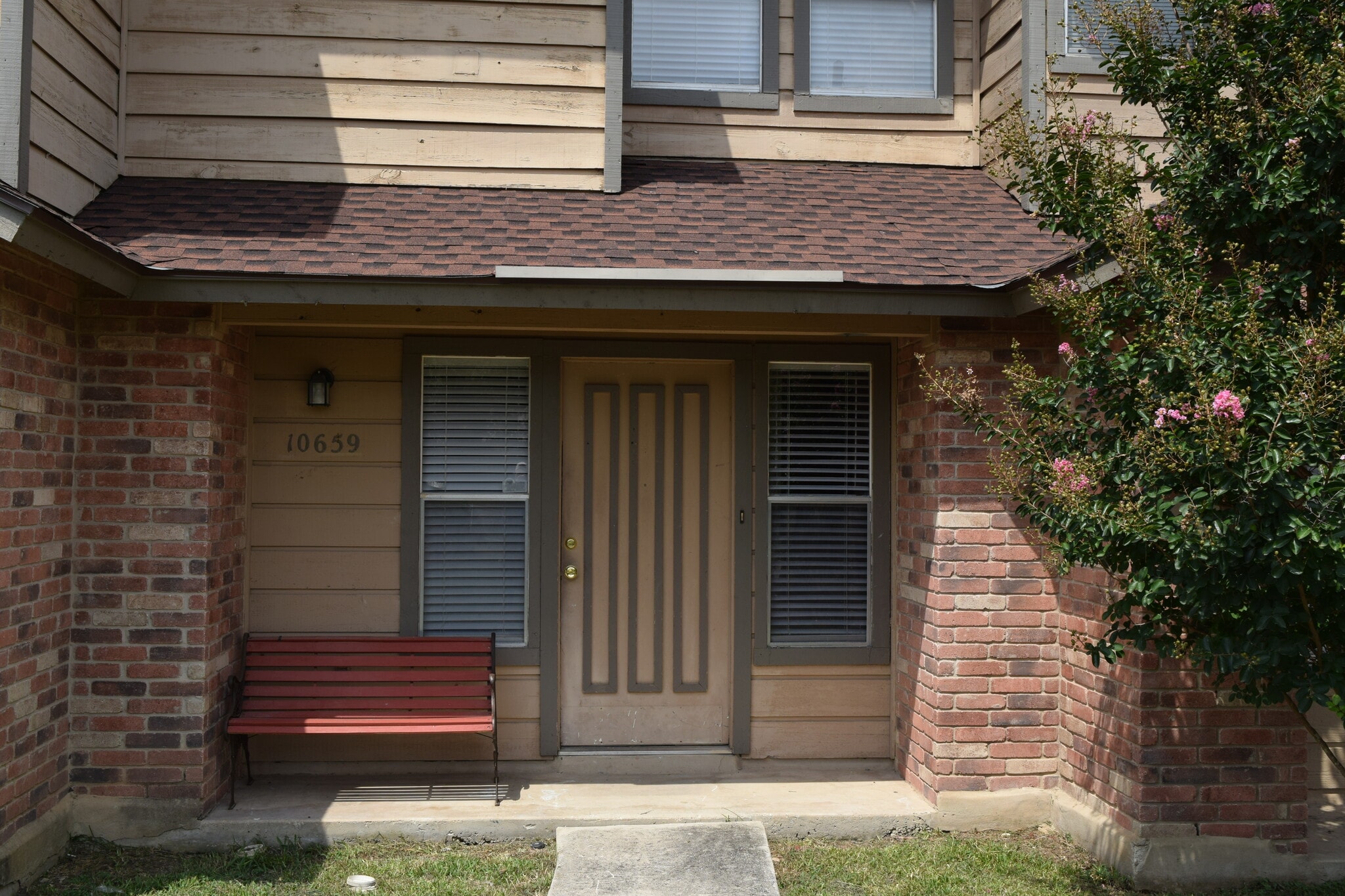 Building Photo - 10657 Starcrest Dr