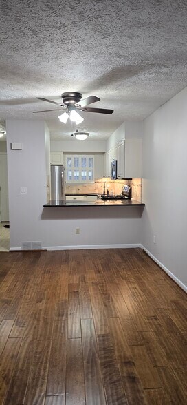 Building Photo - 757 Island Ct