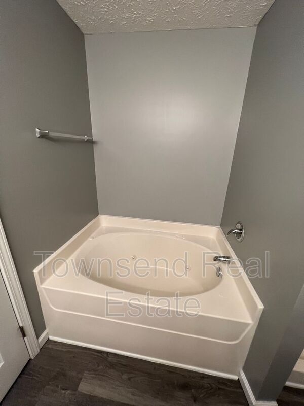 Building Photo - 3310 Harbour Pointe Pl