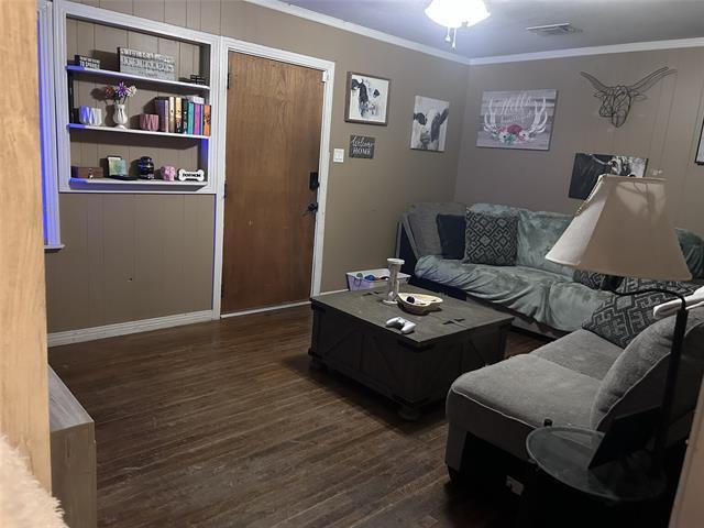 Building Photo - 2100 Johnson St