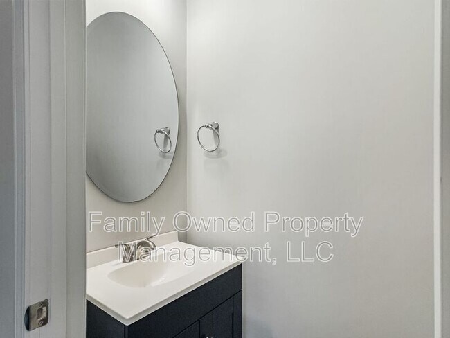 Building Photo - 242 Dunlin Dr