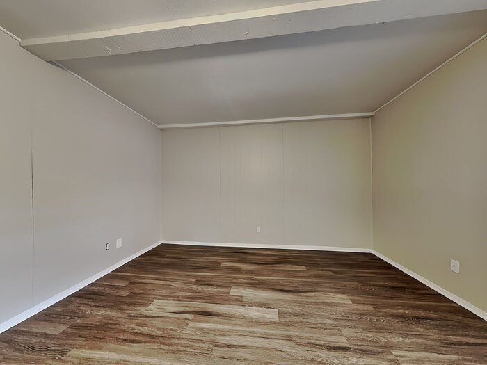 Building Photo - 446 Thistle Dr