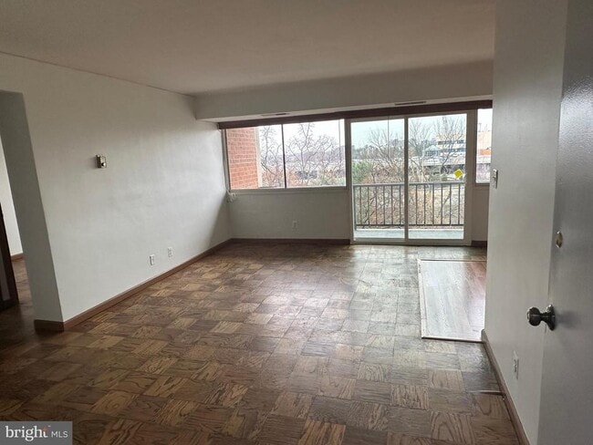 Building Photo - 5801 Quantrell Ave