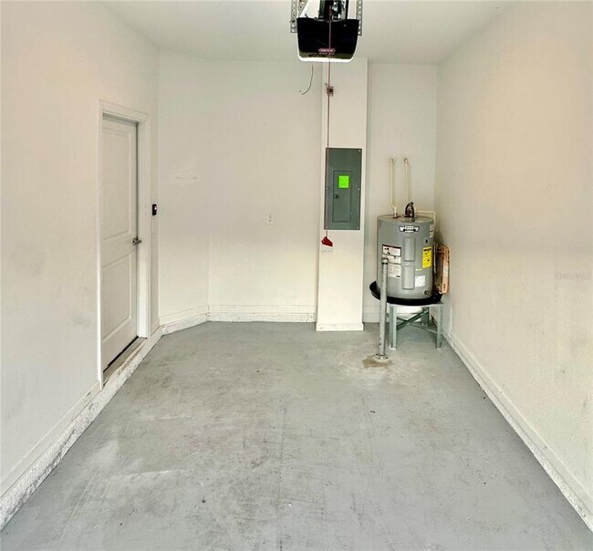 Building Photo - 7477 Stone Crk Trl