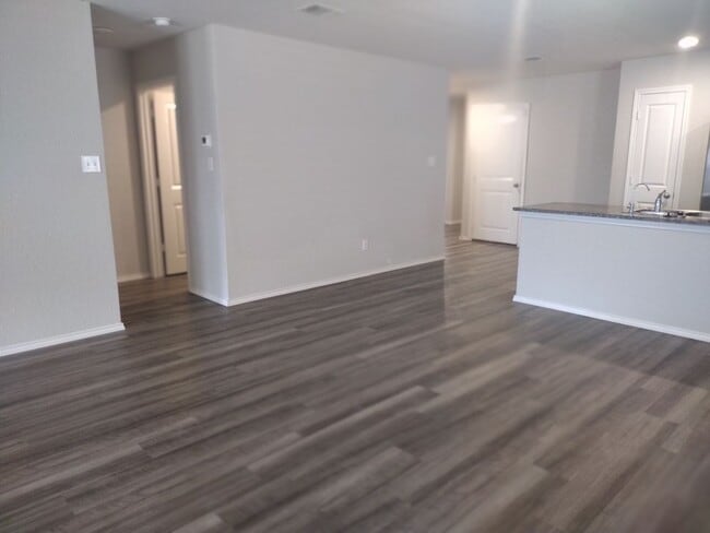 Building Photo - Charming 3 bedroom in Republic Creek!