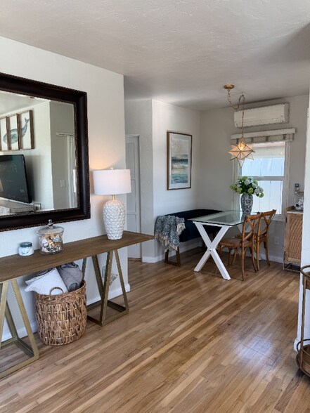 Building Photo - 1830 Guy St