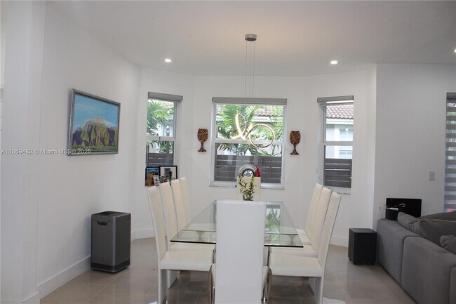 Building Photo - 8415 NW 108th Pl