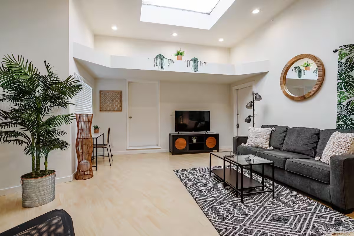 Building Photo - 1806 Washington Way