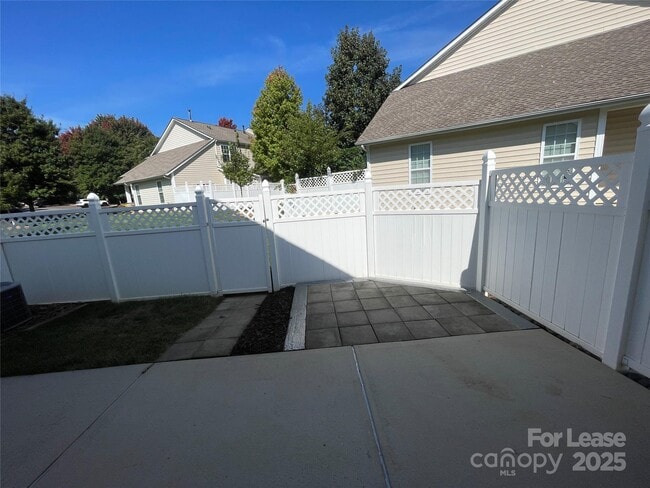 Building Photo - 221 Spring Gardens Drive