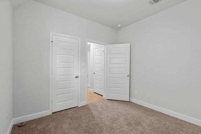 Building Photo - 7438 Cattail Fls Ln