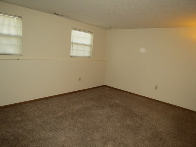 Building Photo - 2129 Brett Ct