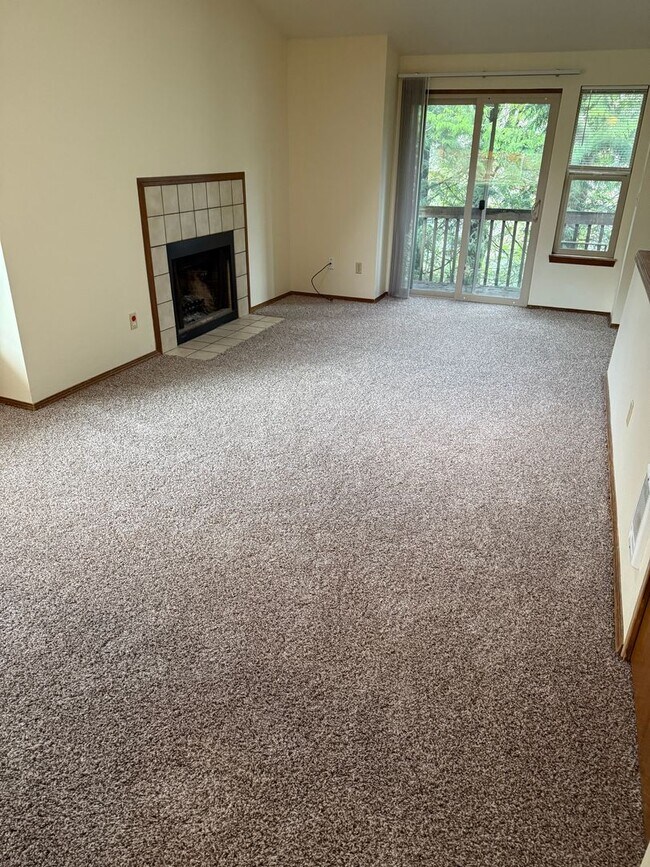 Building Photo - SW Karla Ct.