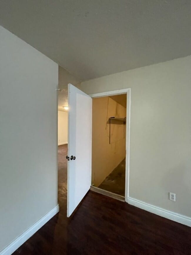 Building Photo - Redlands 3 bed 1.5 bath with yard